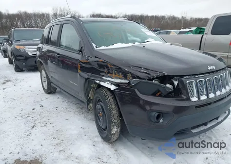 2014 Jeep Compass Latitude z USA, uszkodzony, nr VIN 1C4NJDEB2ED689012